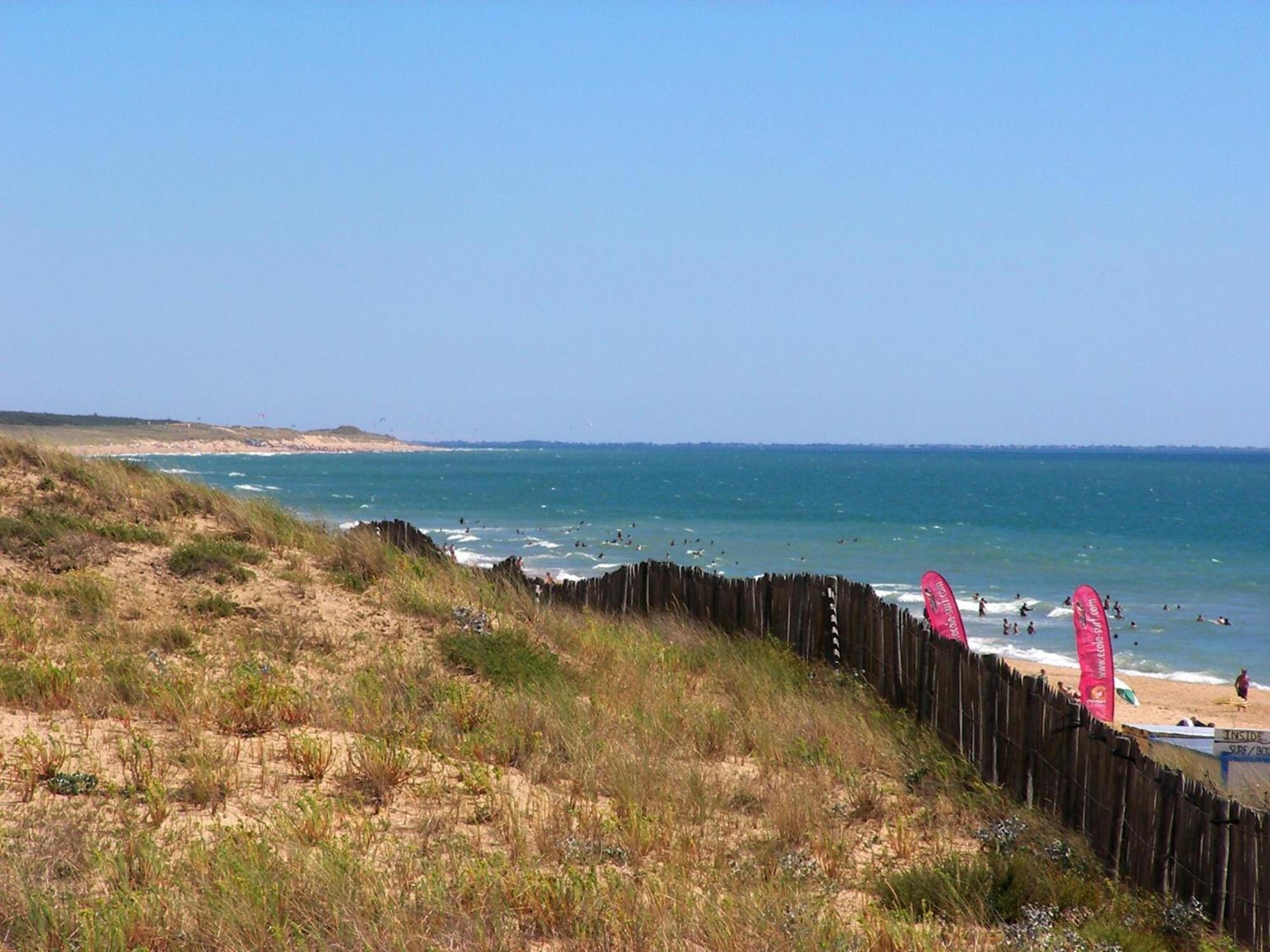 Camping Le Clos Des Pins Longeville-sur-Mer Exterior foto