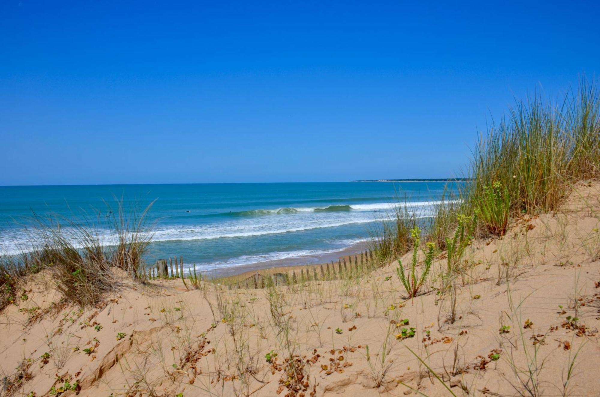 Camping Le Clos Des Pins Longeville-sur-Mer Exterior foto
