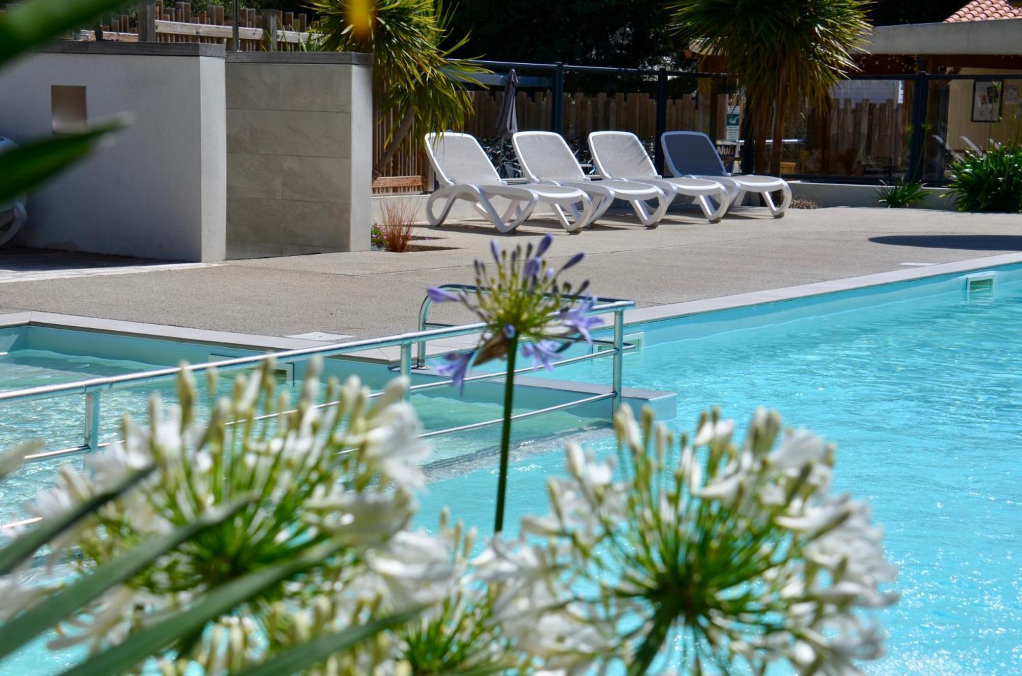 Camping Le Clos Des Pins Longeville-sur-Mer Exterior foto